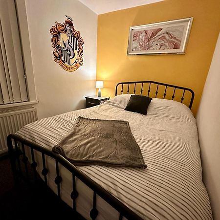 Wizards Corner Spacious 3 Bed Near Watford Junction ภายนอก รูปภาพ